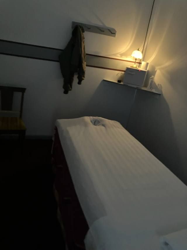 Down for massage and hookup services 😜 - Image 2